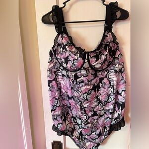 Torrid satin butterfly bodysuit in size 3